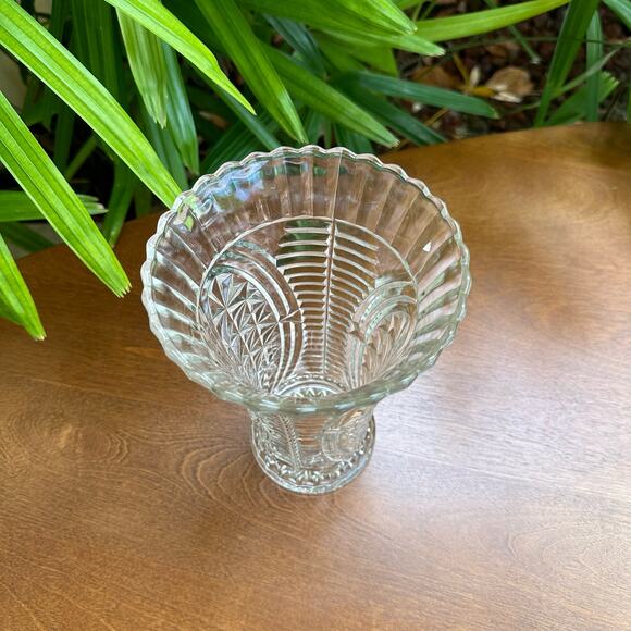 Vintage Flower Vase in Stars and Bars Pattern by Anchor Hocking - Picture 5 of 7